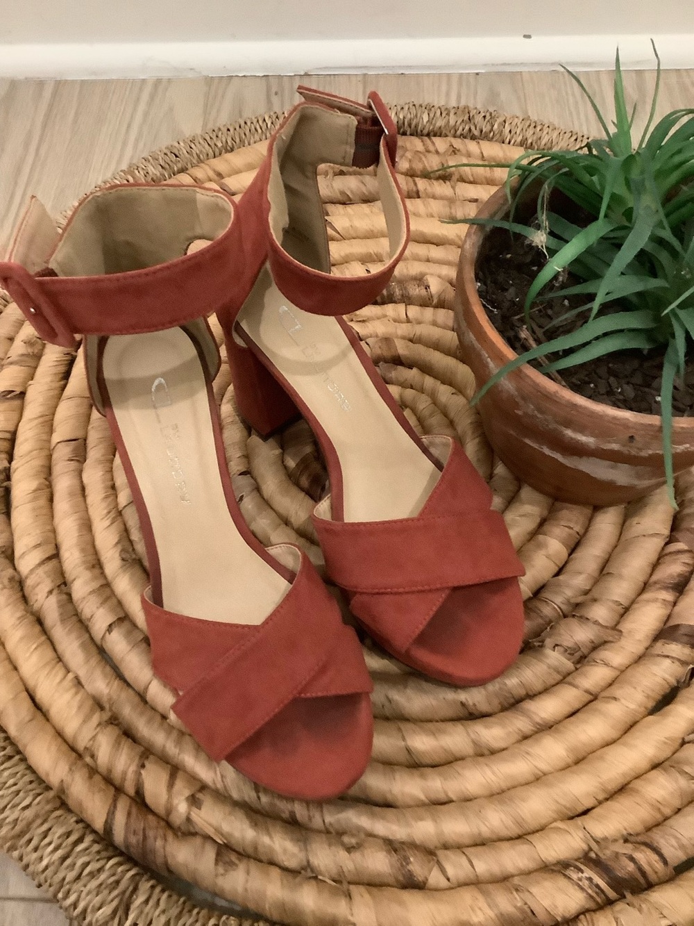 CL by Laundry ankle strap heels❤️❤️❤️❤️